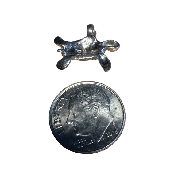 Sterling Silver Turtle Pendant with Opal Shell - Picture 4 of 4